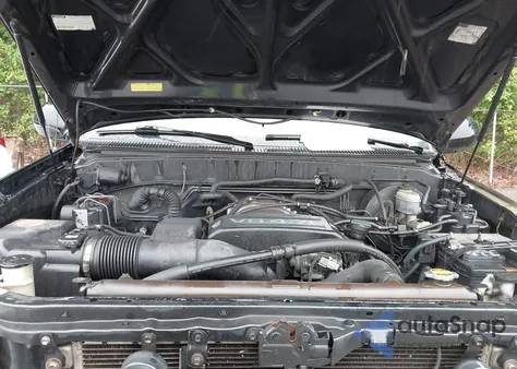 2002 Toyota Tundra Ltd V8 z USA, uszkodzony, nr VIN 5TBRT38112S247372